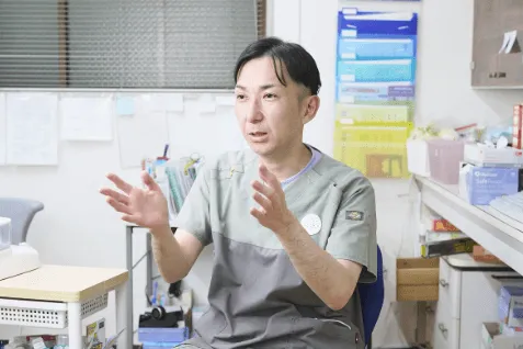 歯医者で問診中