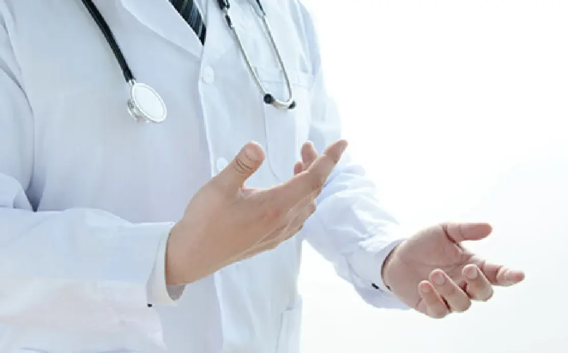 医師の手
